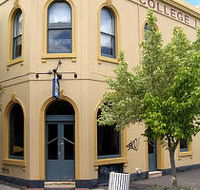 The College Lawn Hotel - Restaurants Sydney