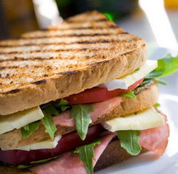 Hotel Indooroopilly - Restaurants Sydney 1