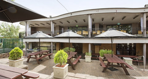 Castle Hill Tavern - Restaurants Sydney 1