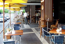 Ducks Nuts Bar & Grill - Restaurants Sydney 3