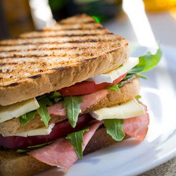 Royal Hotel Sunbury - Restaurants Sydney 1