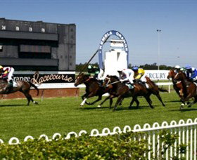 Kembla Grange Racecourse - Illawarra Turf Club - Restaurants Sydney 1