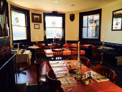 Queens Arms Hotel - Restaurants Sydney 2