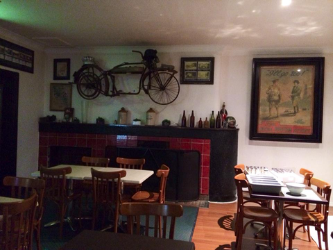 Queens Arms Hotel - Restaurants Sydney 3