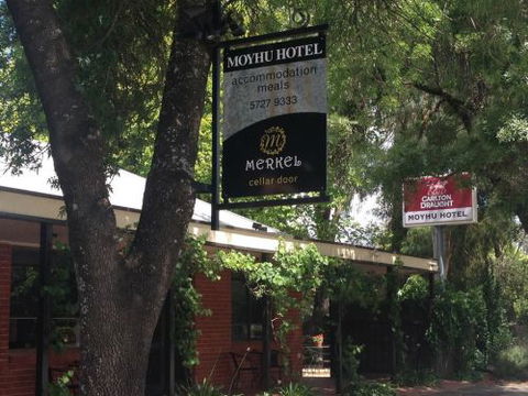 Moyhu Hotel - Restaurants Sydney 1