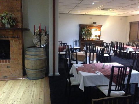 Moyhu Hotel - Restaurants Sydney 2
