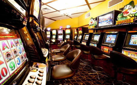 The Gem Hotel - Restaurants Sydney 3