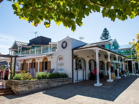 Christmas Day Lunch At The Lookout Echo Point - Restaurants Sydney 2