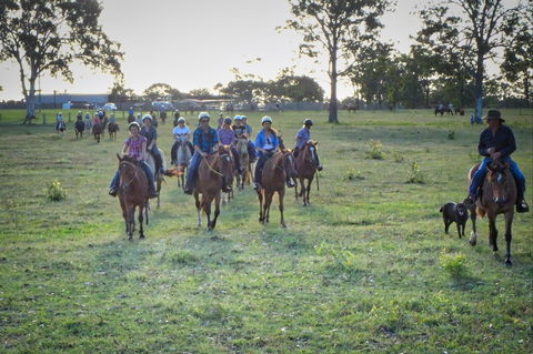 Night Horse Ride And Dinner - Restaurants Sydney 1