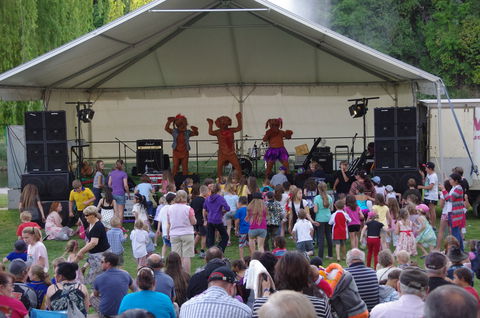 Regional Australia Bank Inverell Sapphire City Festival - Restaurants Sydney 1