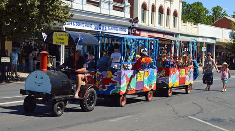 Corowa Rotary Federation Festival Parade - Restaurants Sydney 1