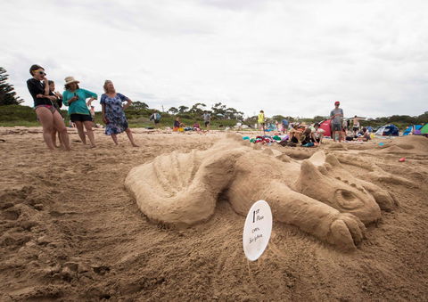 Broulee New Year's Eve Sandcastles And Sculptures - Restaurants Sydney 0
