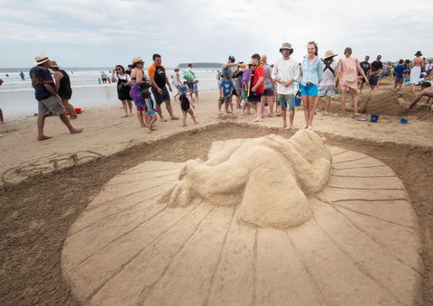 Broulee New Year's Eve Sandcastles And Sculptures - Restaurants Sydney 1