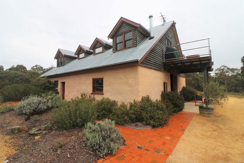 Yarralaw Springs Wines  - Cellar Door Wine Tasting - Restaurants Sydney 2