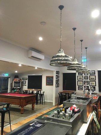 Hearn's Meredith Hotel - Restaurants Sydney 0