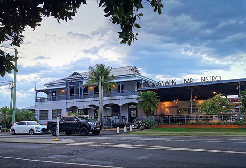 Commercial Hotel Redbank - Restaurants Sydney 0