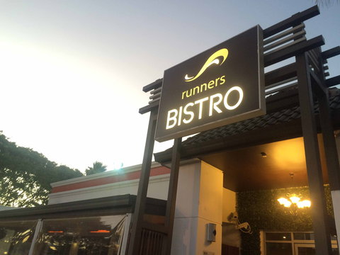 Runaway Bay Tavern - Restaurants Sydney 0