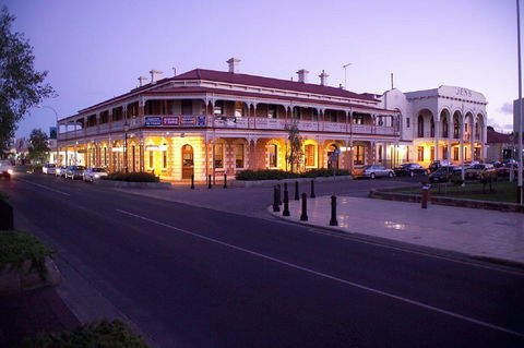 Jens Town Hall Hotel - Restaurants Sydney 0