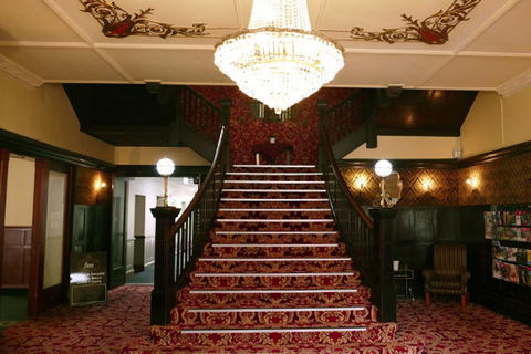 Jens Town Hall Hotel - Restaurants Sydney 1