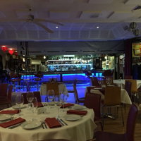 La Piazza Bar  Restaurant