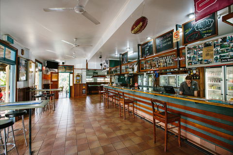 Mena Creek Hotel - Restaurants Sydney 1