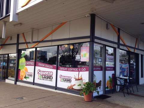 Squeeze & Grind, Juice And Coffee Bar - Restaurants Sydney 0