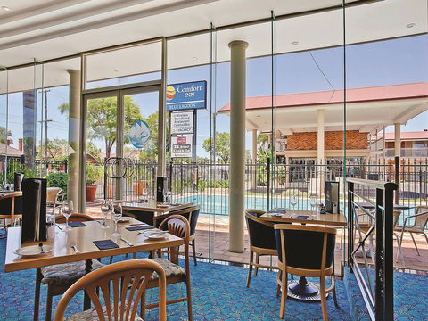 Comfort Inn Blue Lagoon Sails Restaurant - Sails Restaurant Closed Until Further Notice - Restaurants Sydney 0
