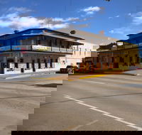 Harts Takeaway/Junction Hotel Peterborough - Restaurants Sydney