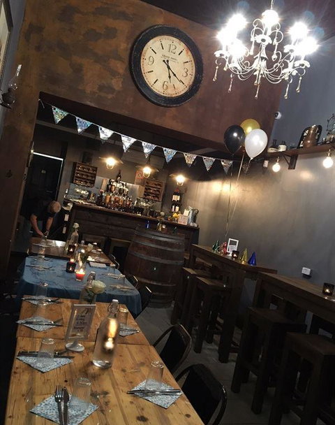 Bazz's Whine Bar - Restaurants Sydney 5