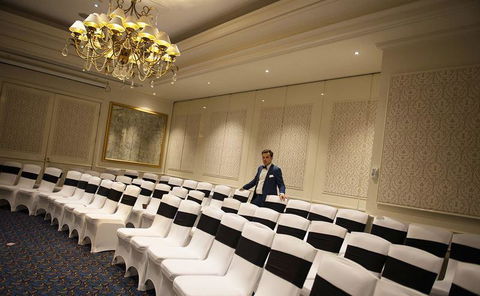 Melbourne Magic Show - Restaurants Sydney 8
