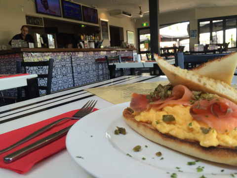 Dolly’s Bar & The Hibiscus Tavern - Restaurants Sydney 2