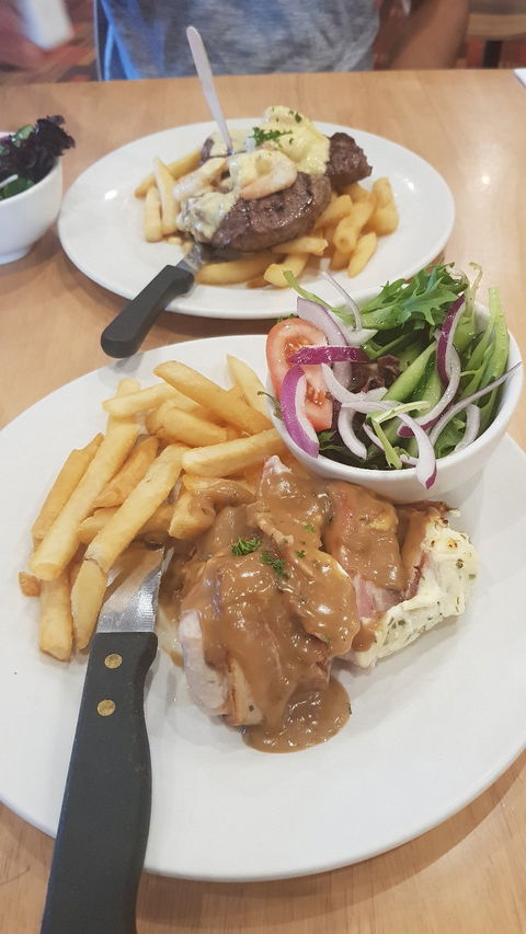 Airport Tavern - Restaurants Sydney 6