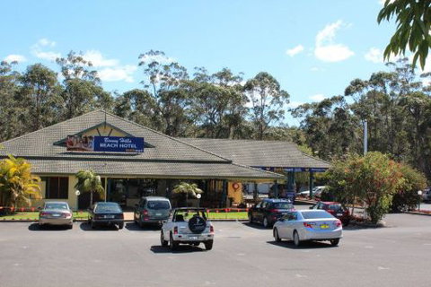 Bonny Hills Beach Hotel - Restaurants Sydney 3