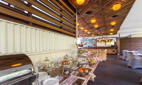 The Deck Poolside Bar & Restaurant - Restaurants Sydney 1