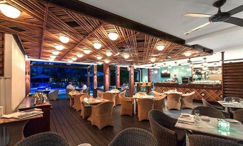 The Deck Poolside Bar & Restaurant - Restaurants Sydney 3