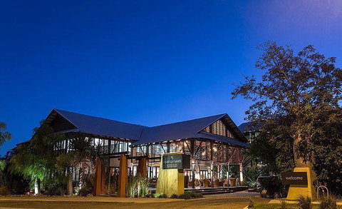 The Deck Poolside Bar & Restaurant - Restaurants Sydney 5