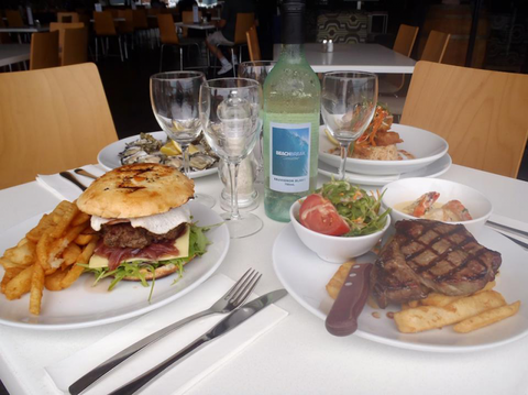 Kirra Beach Hotel - Restaurants Sydney 2