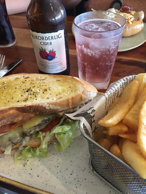 Scarborough Beach Bar - Restaurants Sydney 8