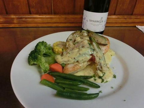 BRISBANE VALLEY TAVERN - Restaurants Sydney 0