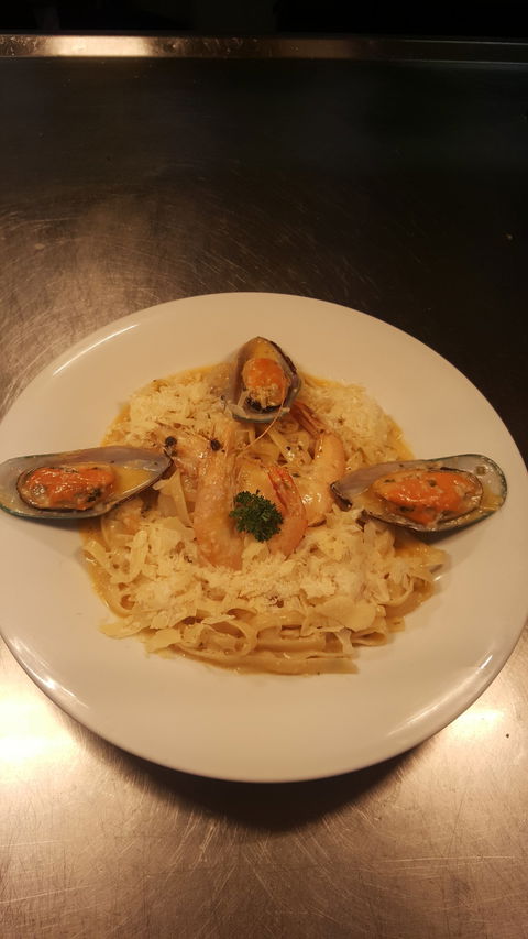 The Coral-Le Restaraunt - Restaurants Sydney 1