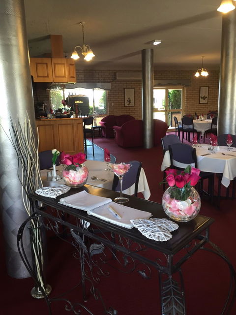 The Coral-Le Restaraunt - Restaurants Sydney 3