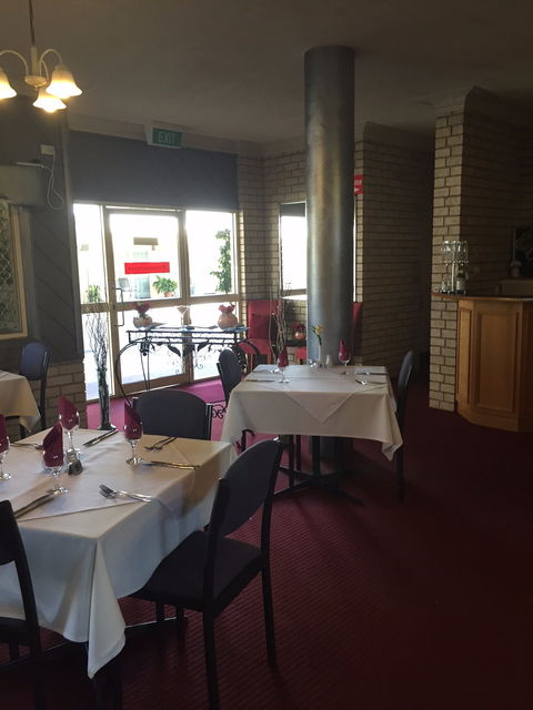 The Coral-Le Restaraunt - Restaurants Sydney 5