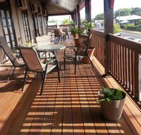 Commercial Hotel Clermont - Restaurants Sydney