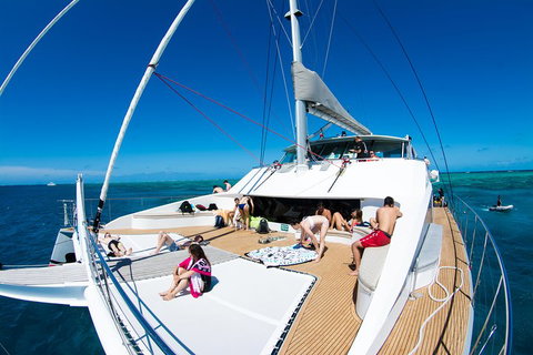Passions Of Paradise Great Barrier Reef Snorkel And Dive Cruise From Cairns By Luxury Catamaran - Restaurants Sydney 3