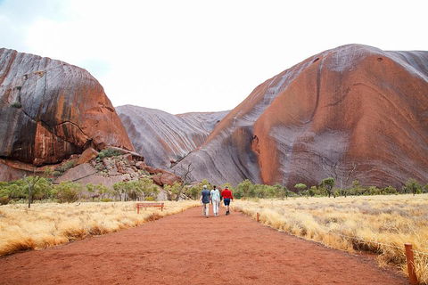 2-Day Uluru (Ayers Rock) And Kata Tjuta Trip From Alice Springs - Restaurants Sydney 1