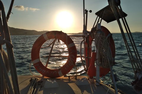 Townsville Small Group Early Morning Sailing Cruise Boat Tour Charter Hire - Restaurants Sydney 0