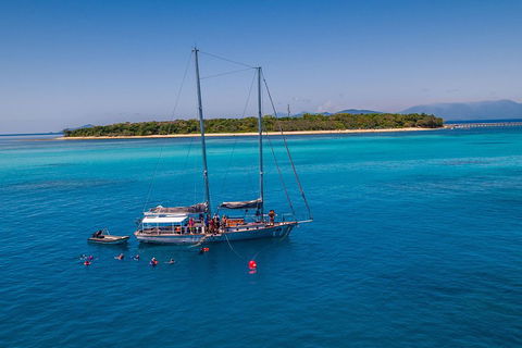 Ocean Free Green Island & Great Barrier Reef Snorkel Cruise, Cairns 25 Guests - Restaurants Sydney 0