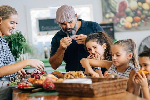 Tropical Fruit World With Wildlife Boat Cruise From Gold Coast - Restaurants Sydney 4