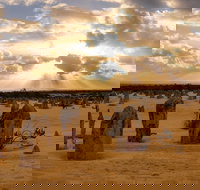 Pinnacle Desert Sunset and Night-time Stargazing Tour from Perth - Restaurants Sydney