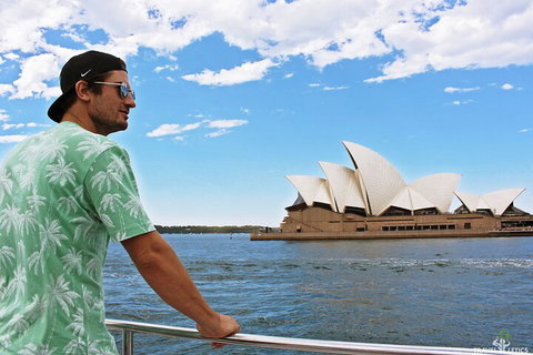 Sydney Harbour Hop-on Hop-off Cruise - Restaurants Sydney 3